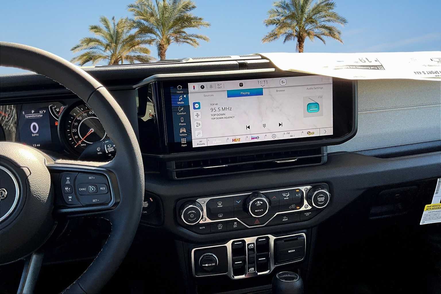 Thumbnail: 2025 Jeep Gladiator - 15