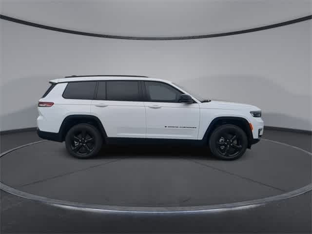 Thumbnail: 2025 Jeep Grand Cherokee - 9
