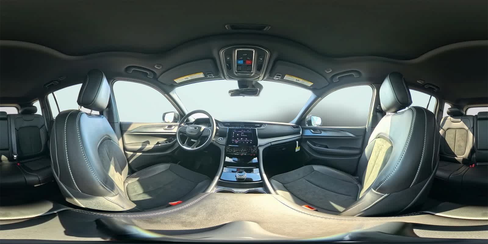 Thumbnail: 2025 Jeep Grand Cherokee - 24