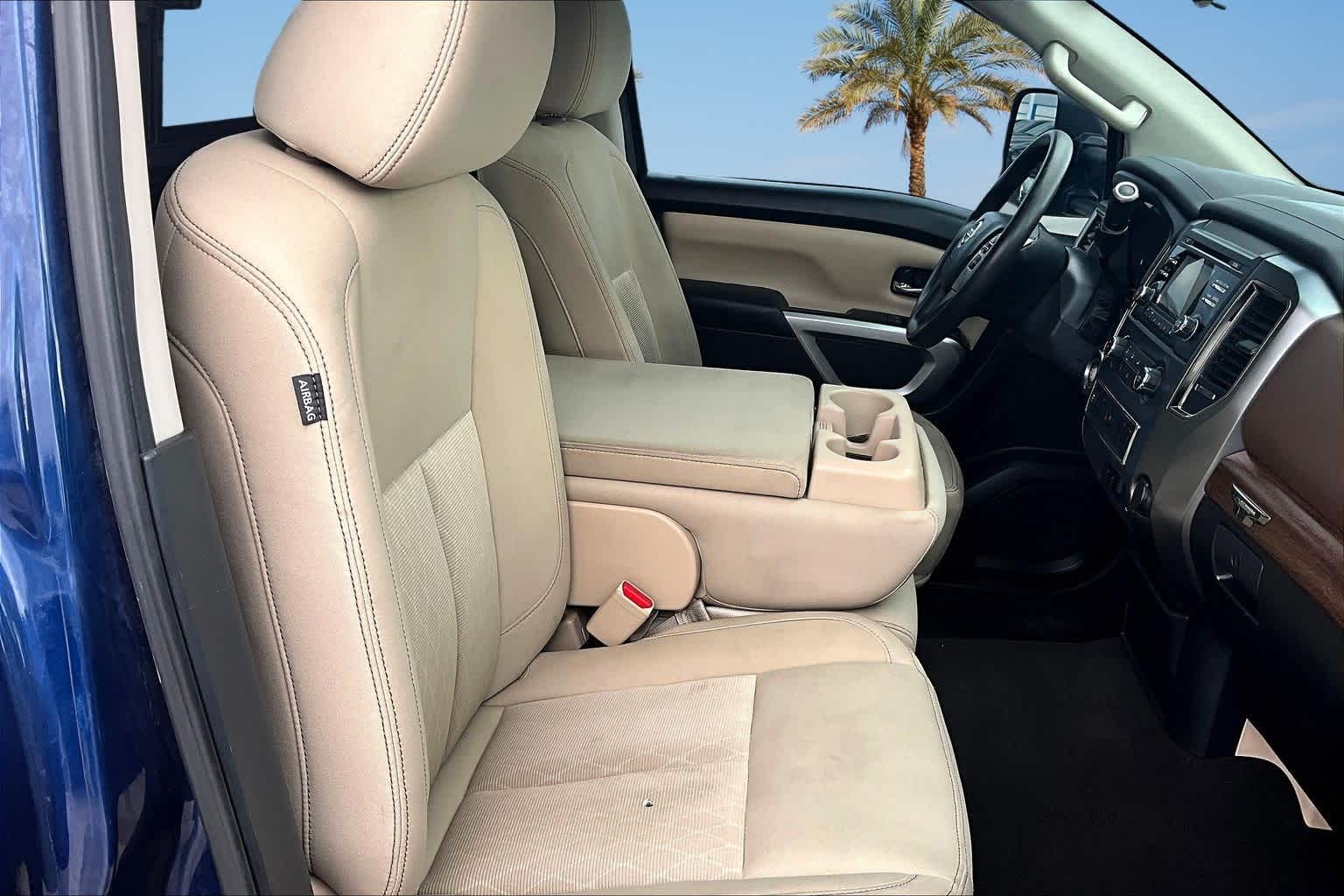 Thumbnail: 2017 Nissan Titan - 10