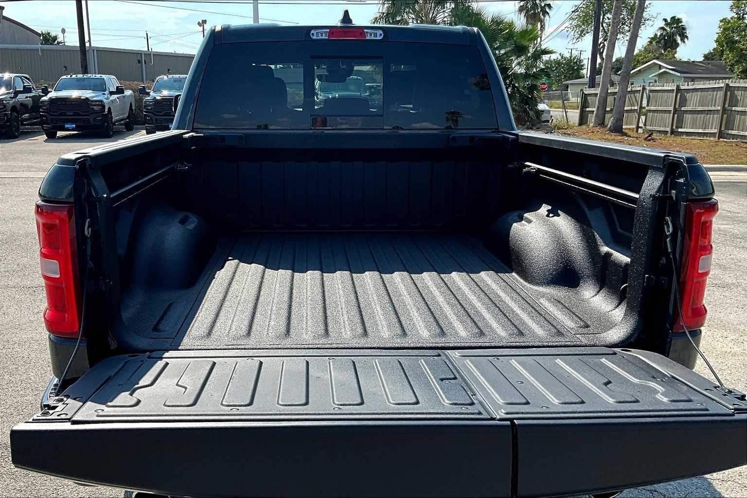 Thumbnail: 2026 RAM 1500 - 19