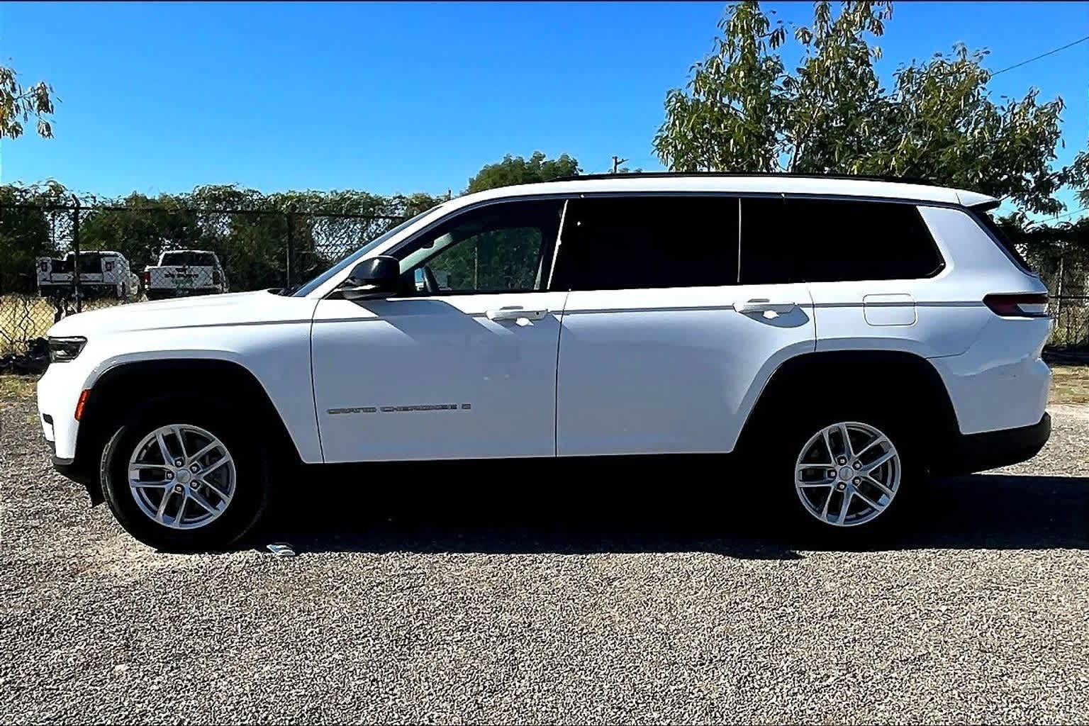 Thumbnail: 2023 Jeep Grand Cherokee - 3