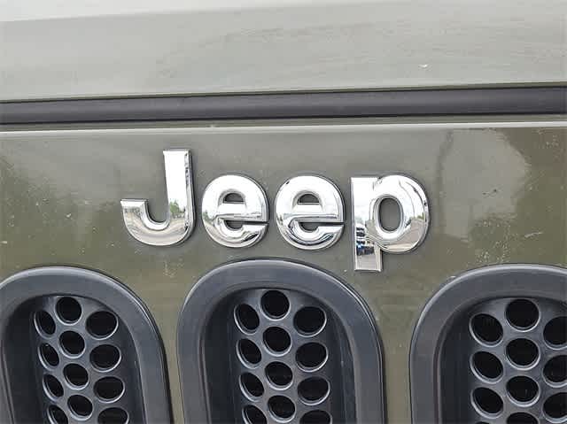 Thumbnail: 2015 Jeep Wrangler - 12