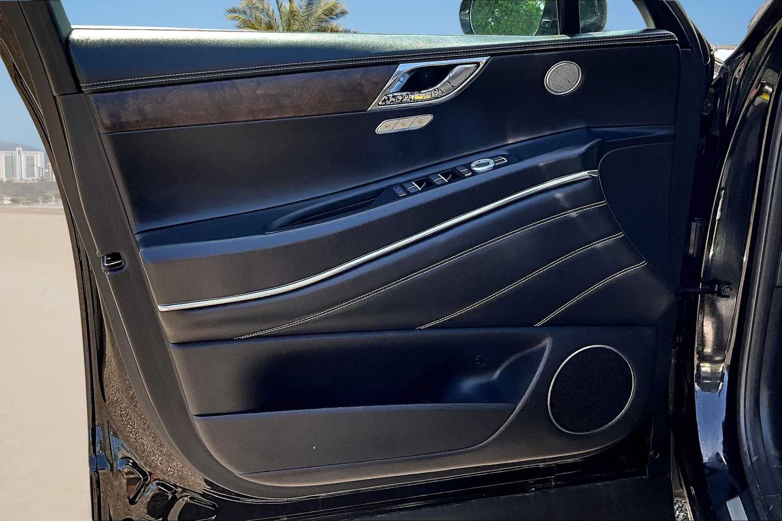 Thumbnail: 2021 Genesis GV80 - 28