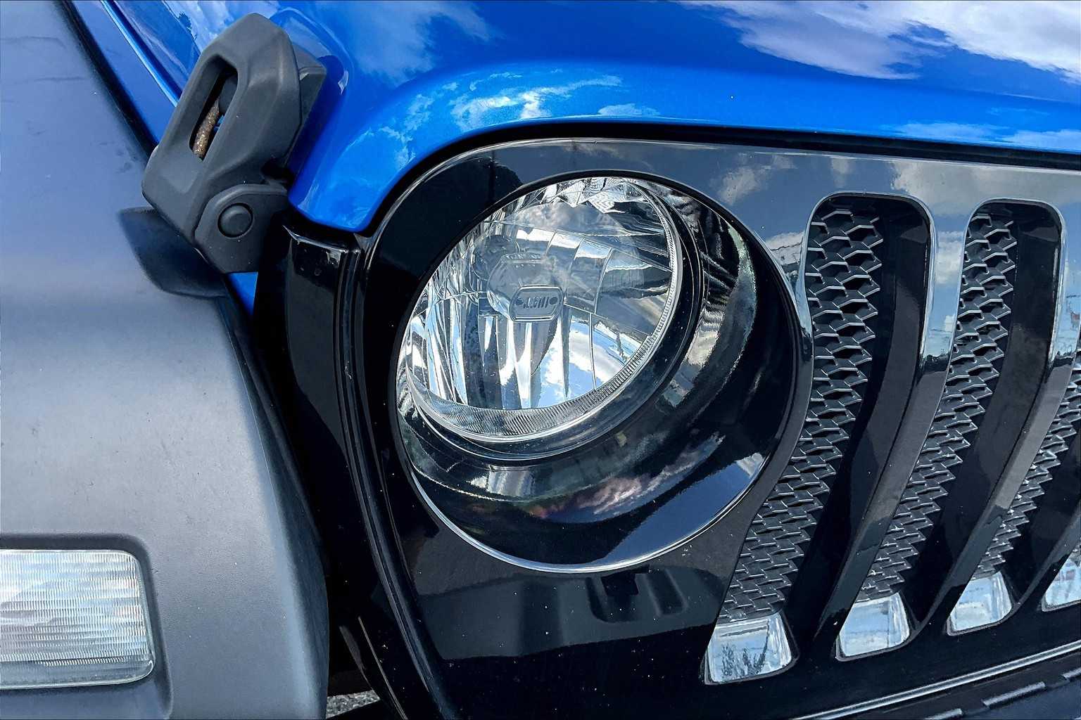 Thumbnail: 2021 Jeep Wrangler - 29