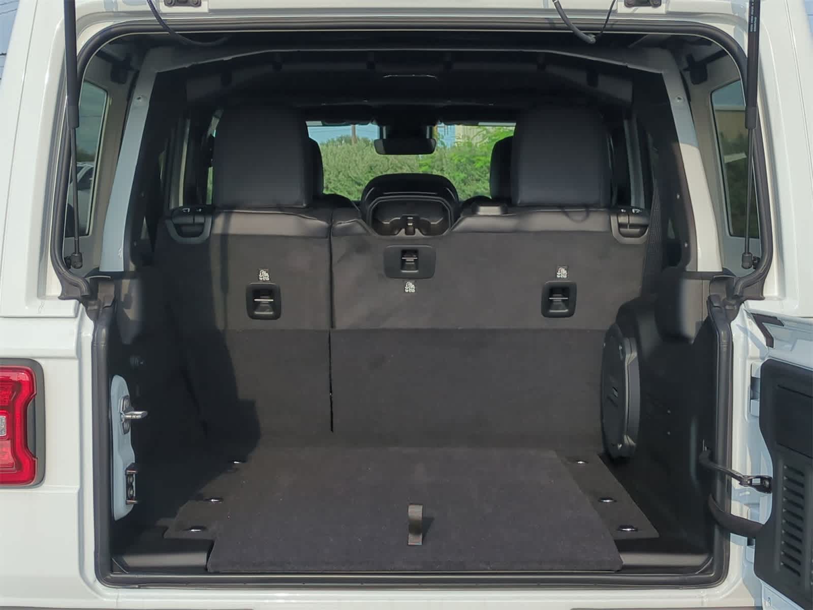 Thumbnail: 2025 Jeep Wrangler - 28