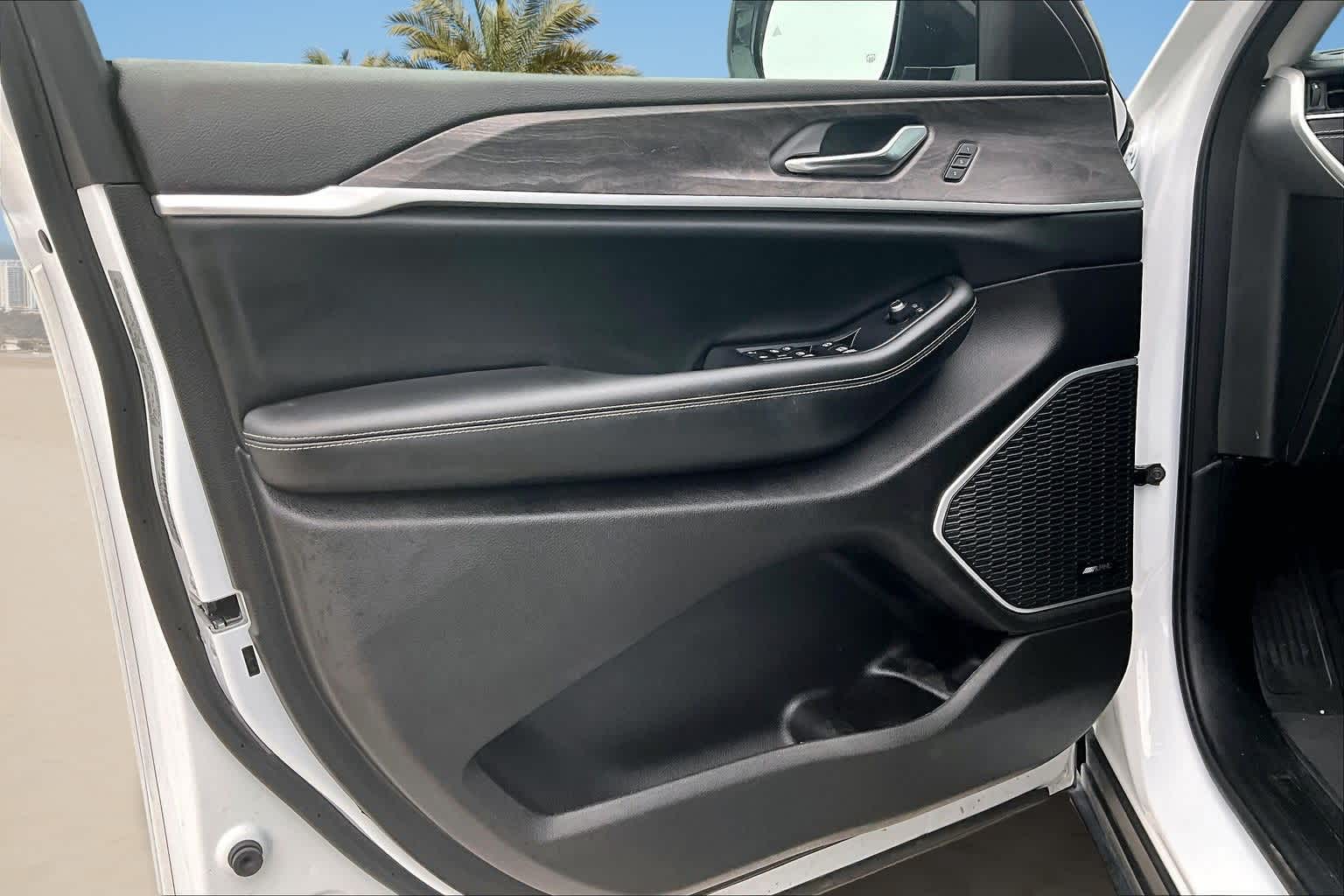 Thumbnail: 2021 Jeep Grand Cherokee L - 25