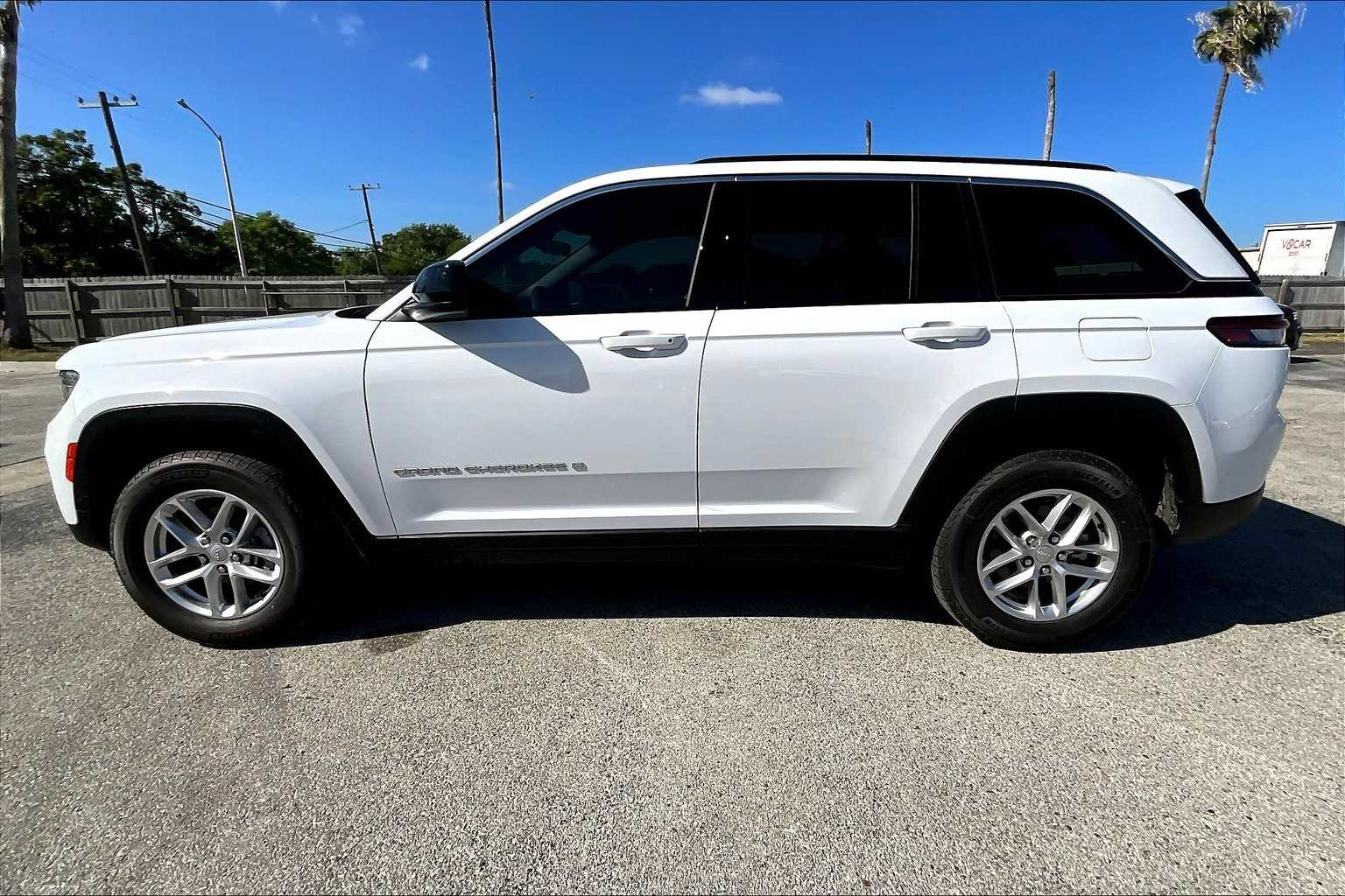 Thumbnail: 2025 Jeep Grand Cherokee - 3