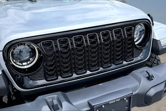 Thumbnail: 2024 Jeep Gladiator - 21