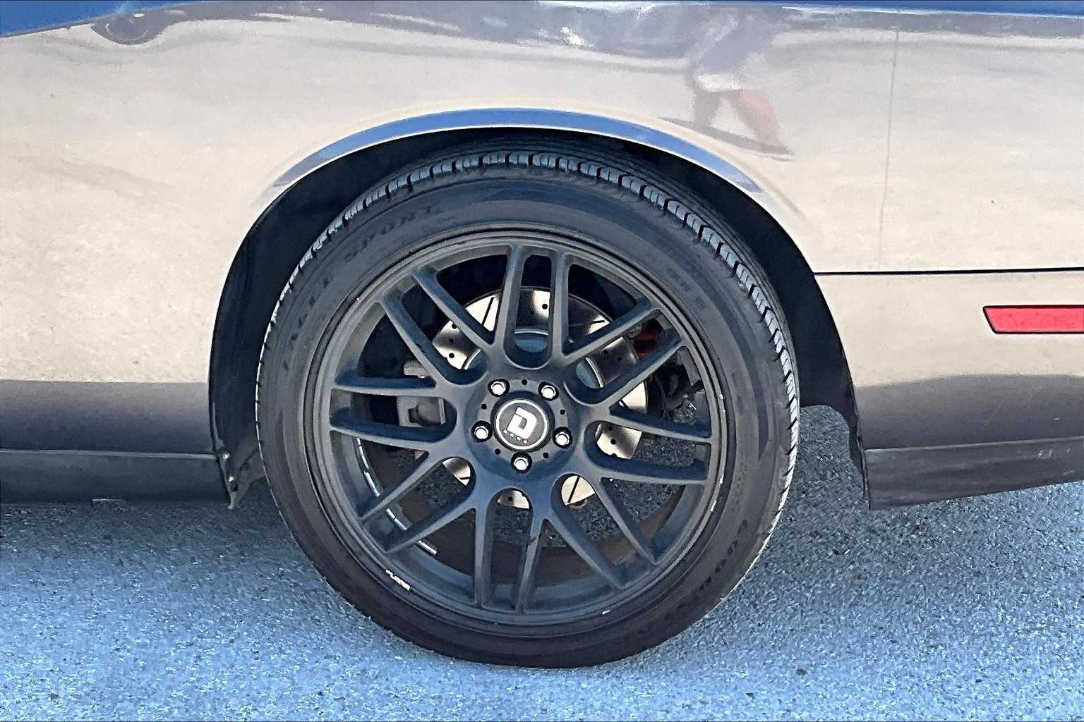 Thumbnail: 2014 Dodge Challenger - 33