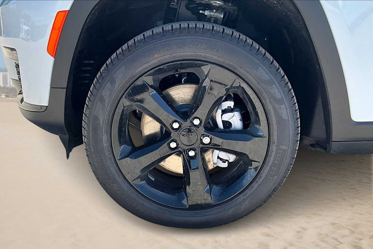 Thumbnail: 2025 Jeep Grand Cherokee - 8