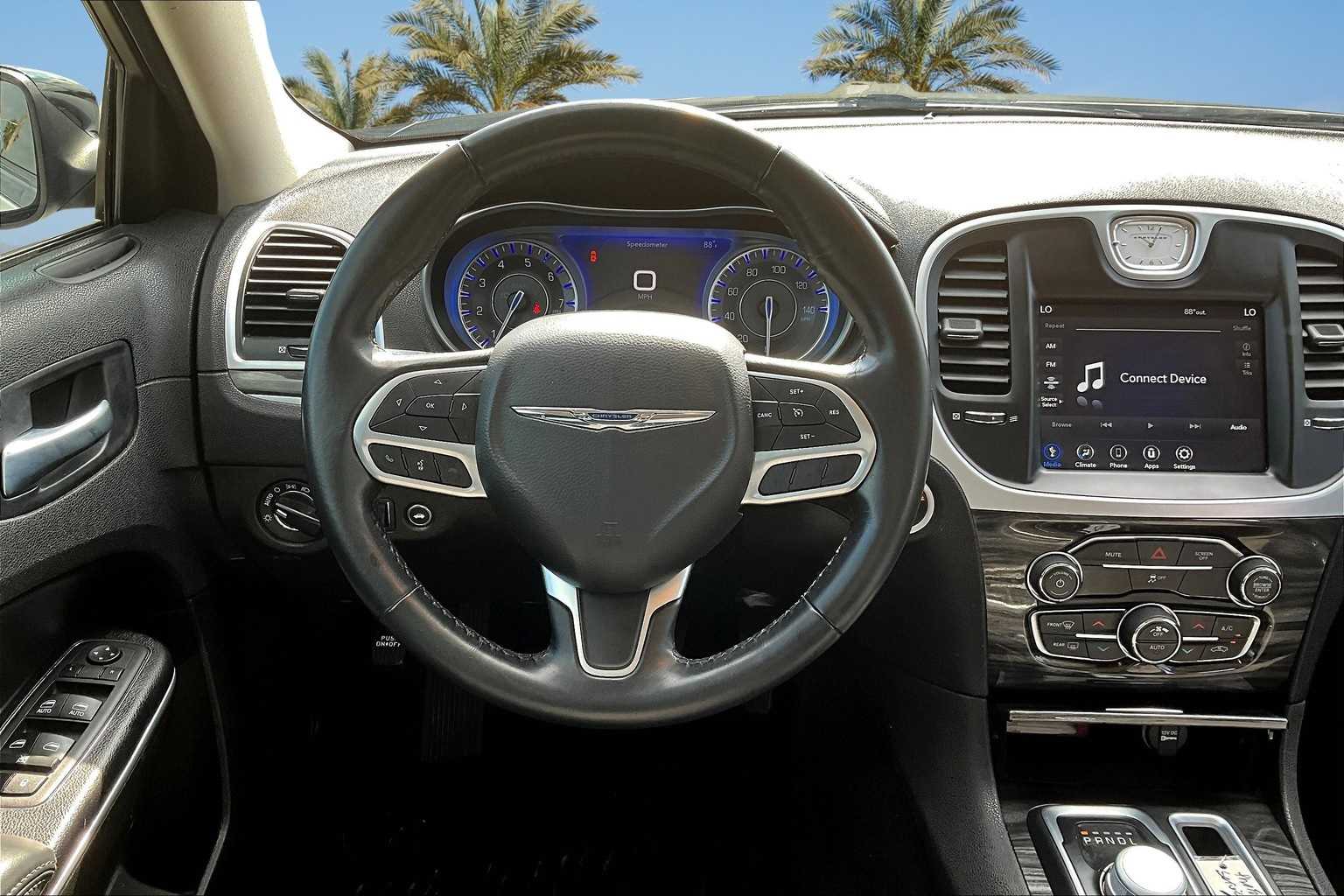 Thumbnail: 2022 Chrysler 300 - 15