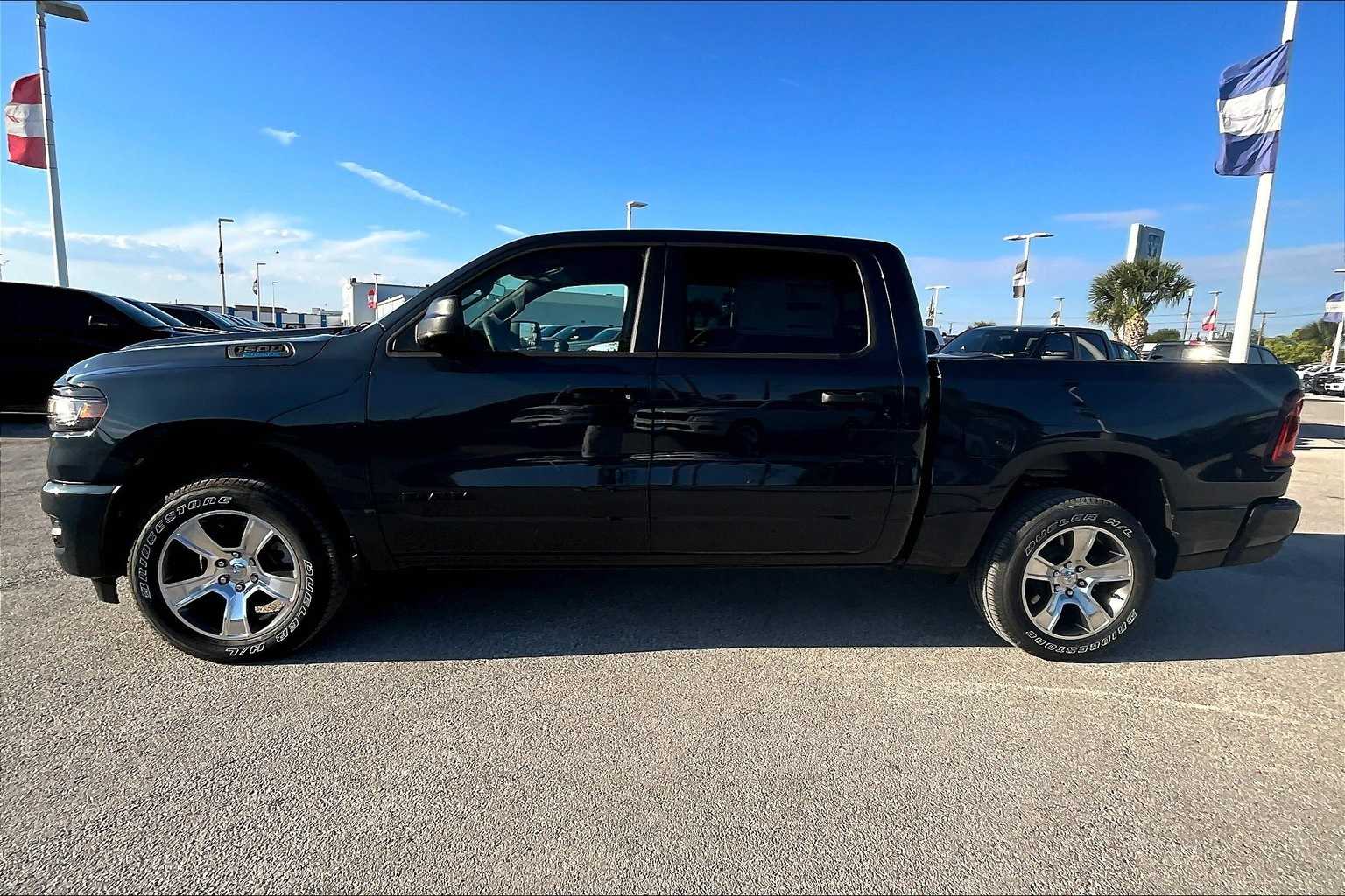 Thumbnail: 2025 RAM 1500 - 3