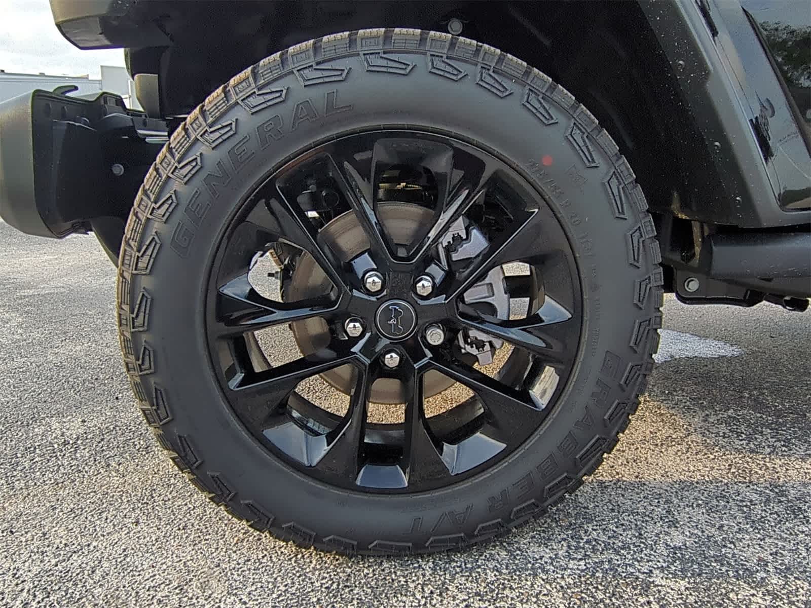 Thumbnail: 2025 Jeep Gladiator - 14