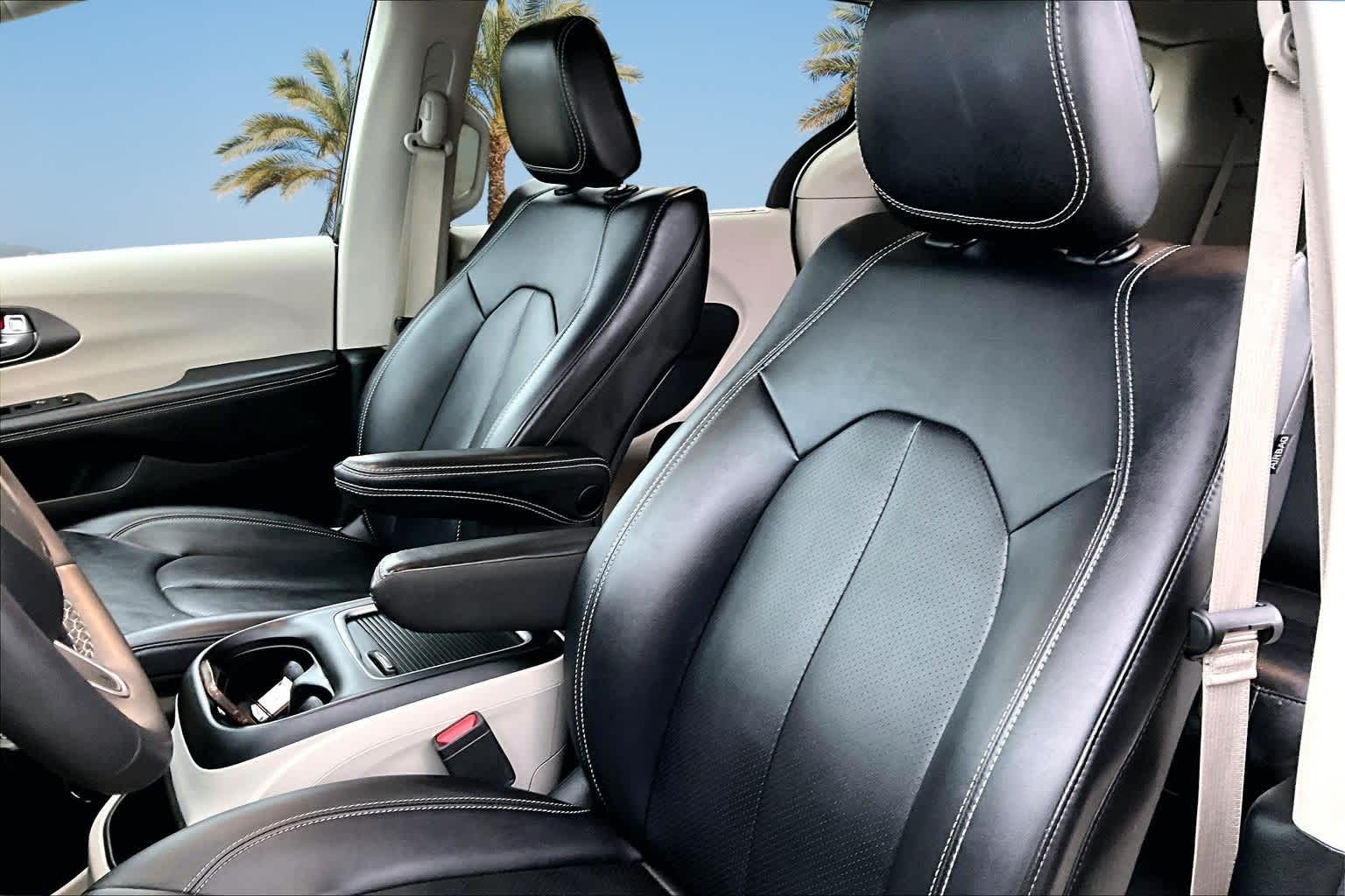 Thumbnail: 2024 Chrysler Pacifica - 11