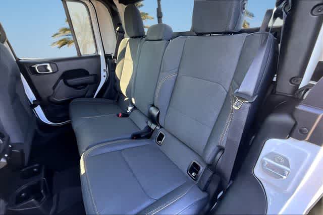 Thumbnail: 2025 Jeep Gladiator - 12