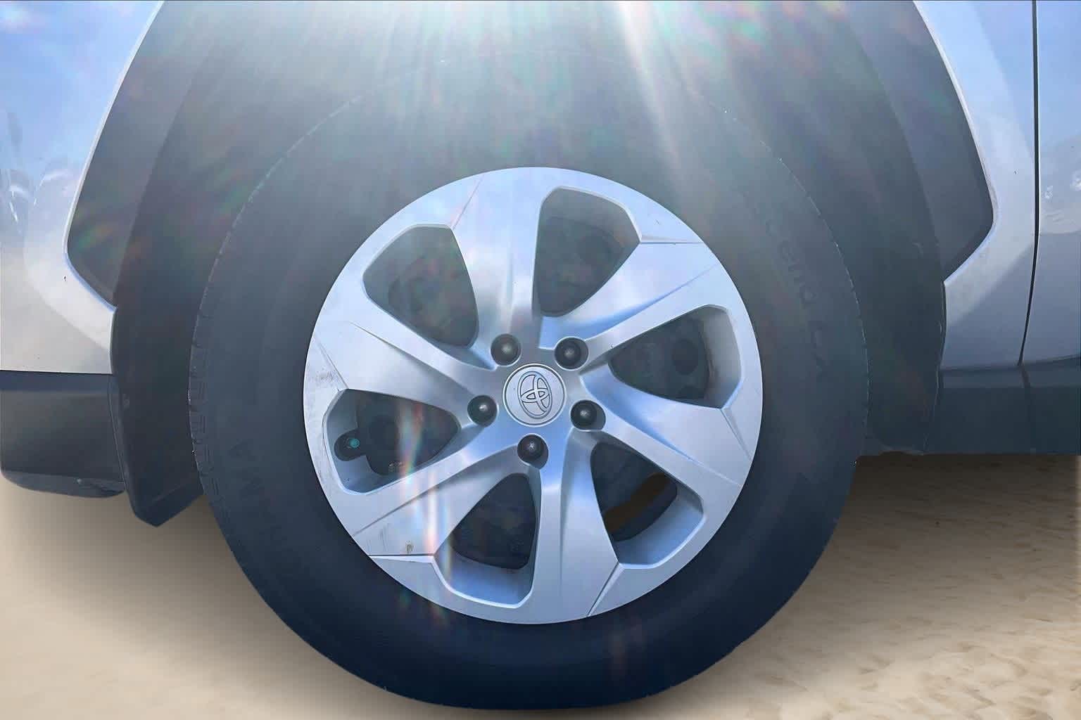 Thumbnail: 2019 Toyota RAV4 - 7