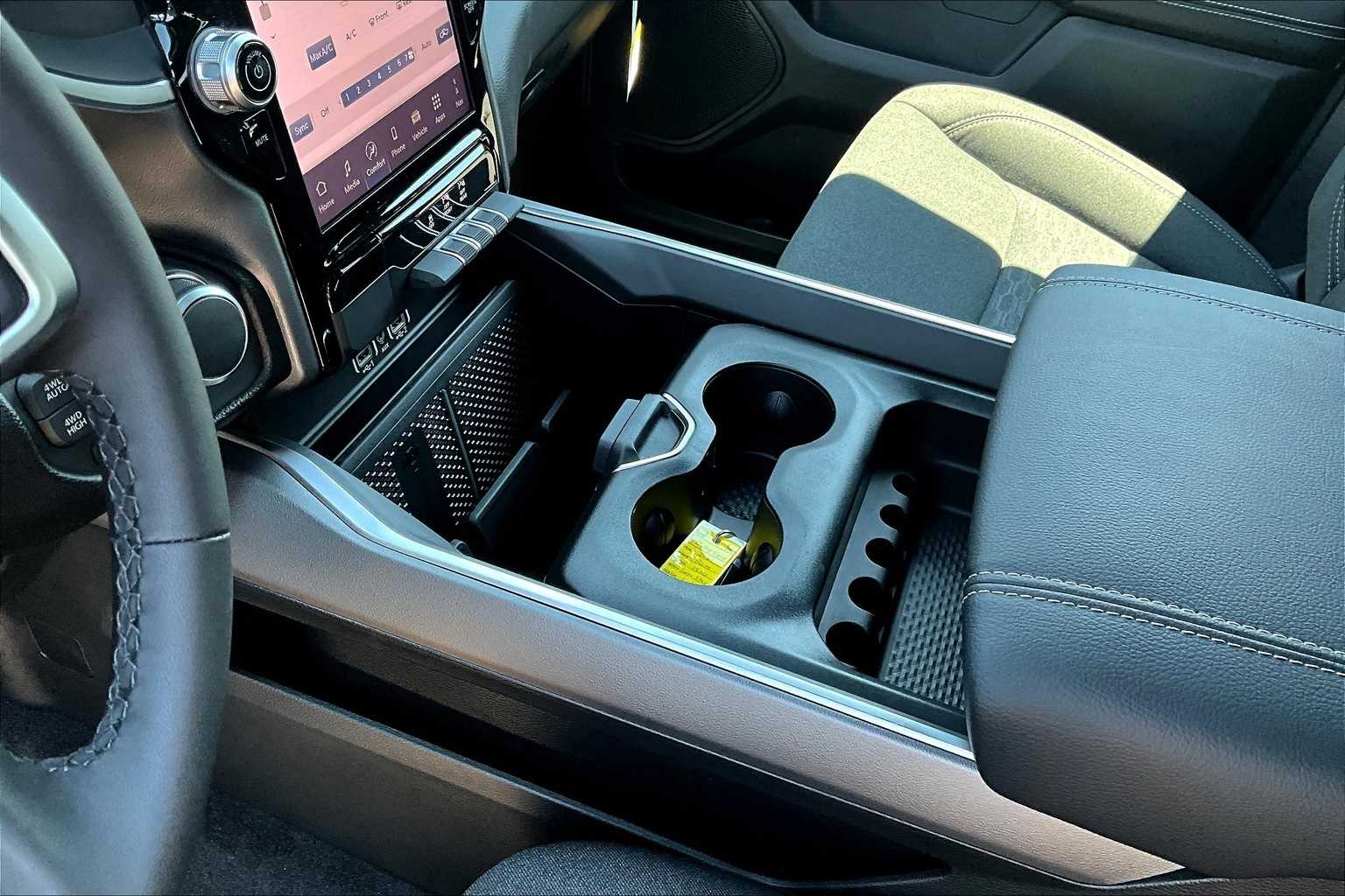 Thumbnail: 2026 RAM 1500 - 17