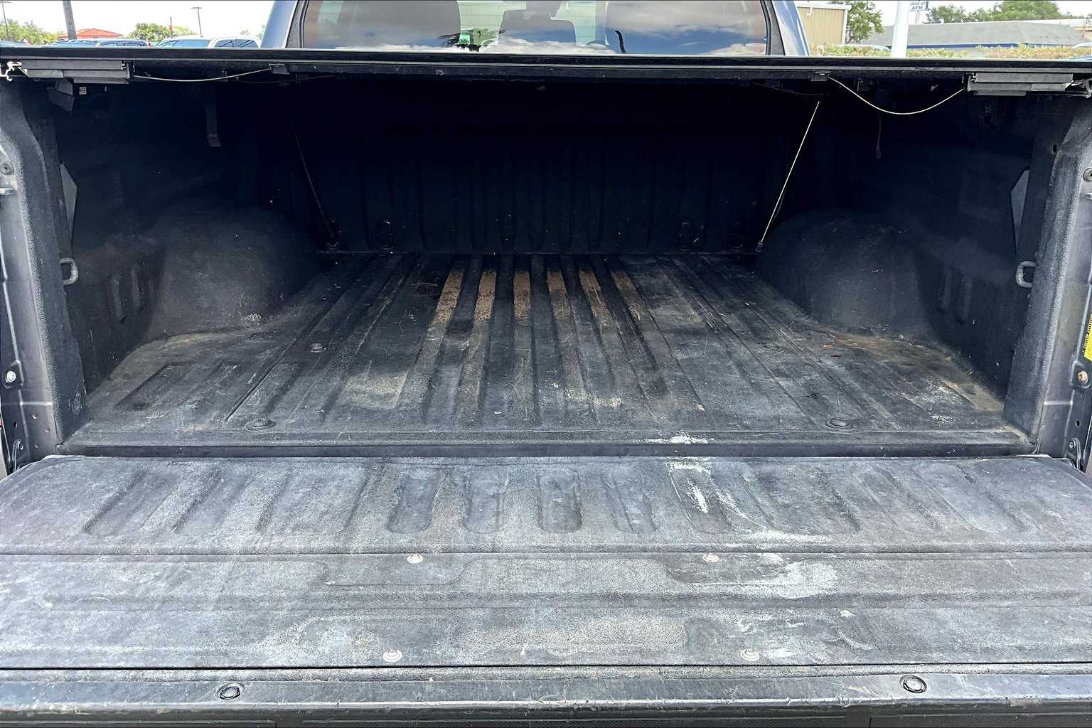 Thumbnail: 2019 Toyota Tundra - 18