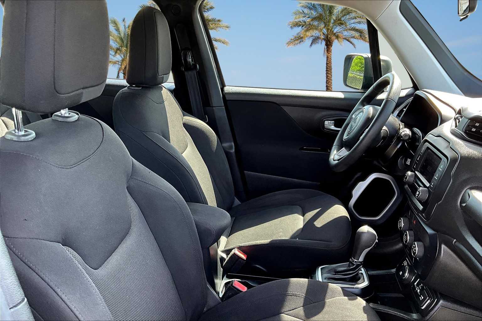 Thumbnail: 2020 Jeep Renegade - 14