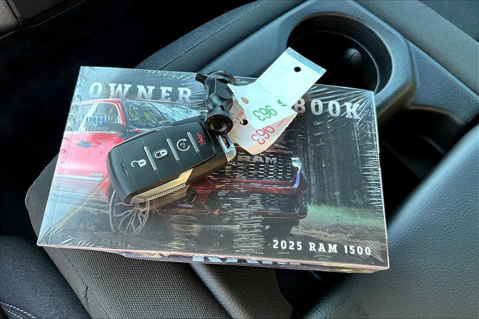 Thumbnail: 2025 RAM 1500 - 18