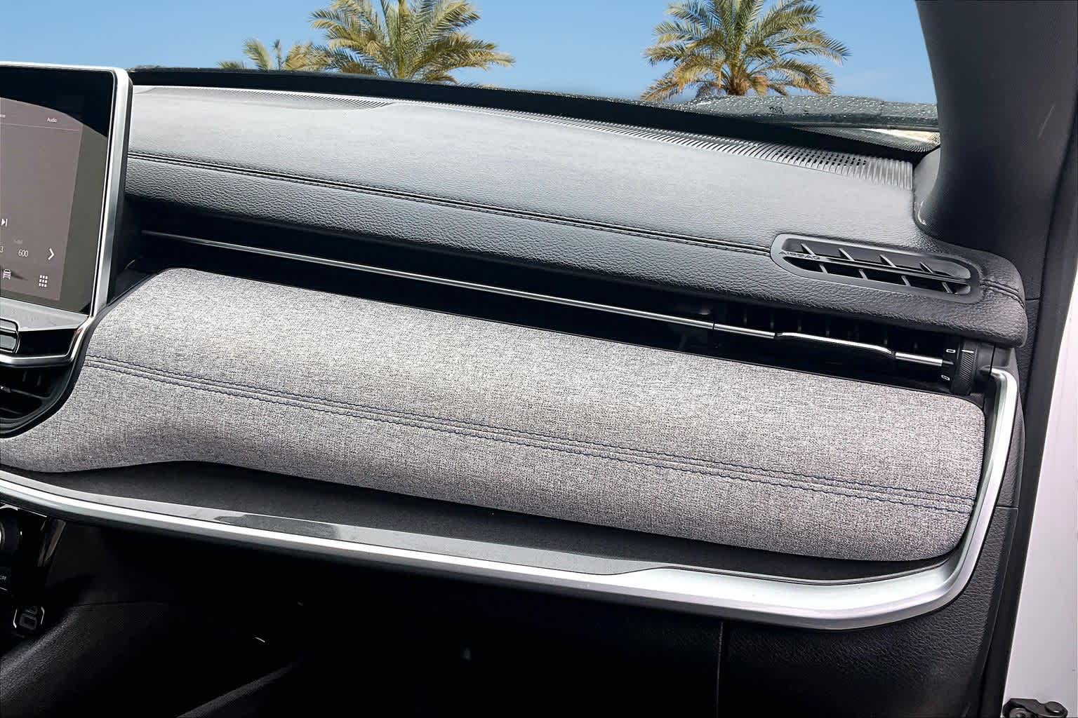 Thumbnail: 2023 Jeep Compass - 21