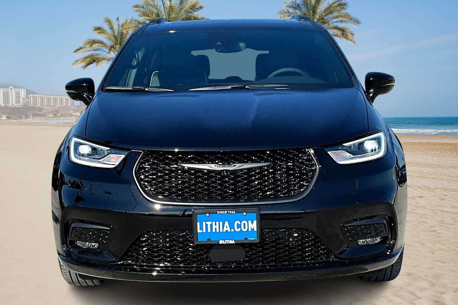 Thumbnail: 2026 Chrysler Pacifica - 6