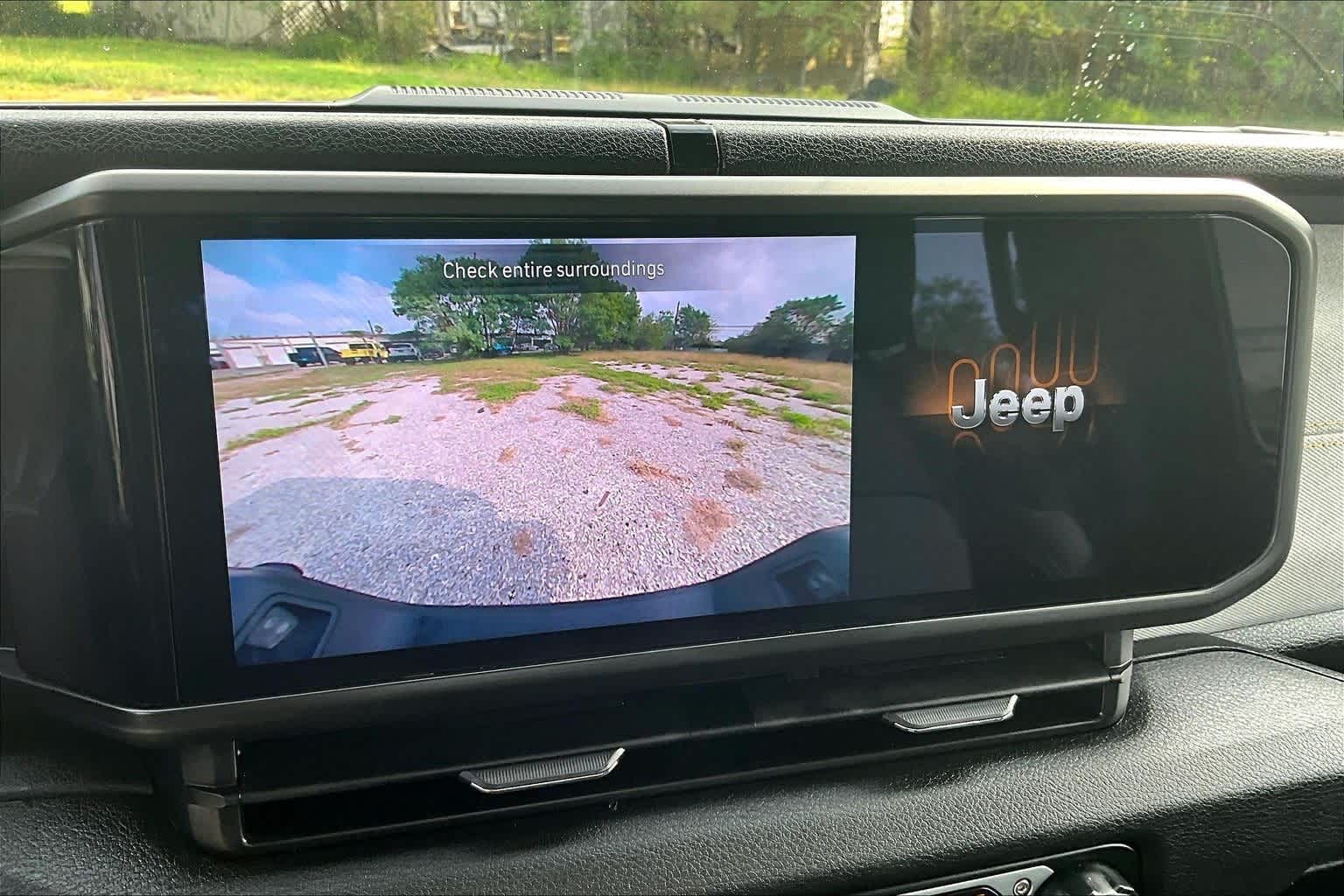 Thumbnail: 2024 Jeep Gladiator - 24