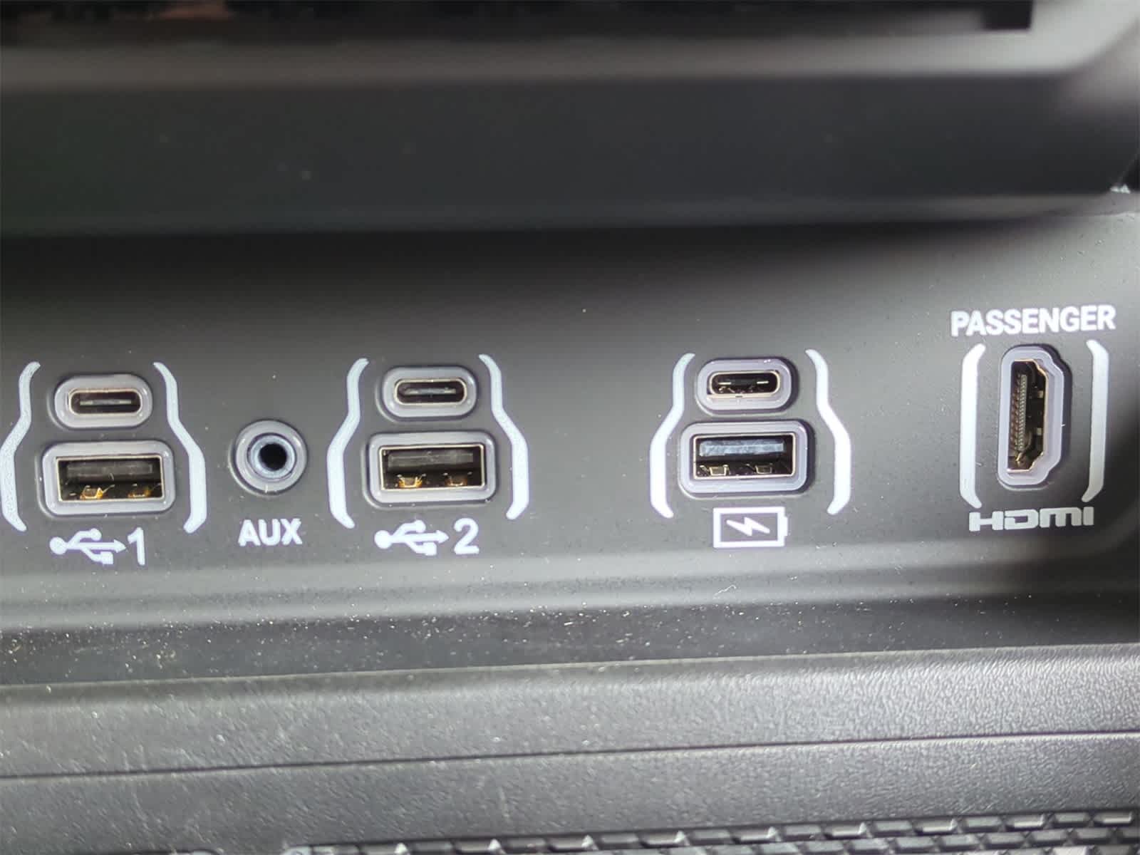 Thumbnail: 2025 RAM 1500 - 32