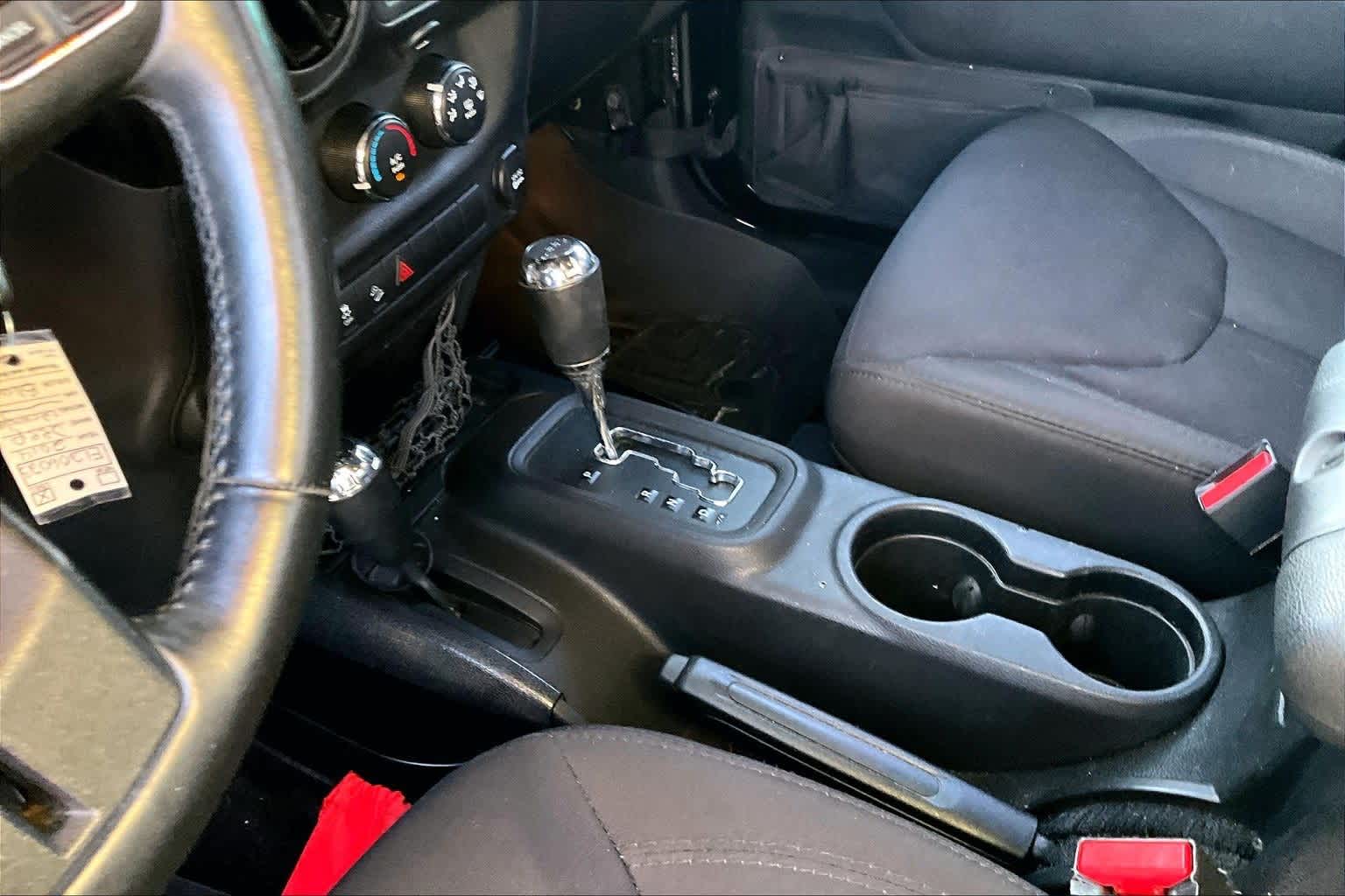 Thumbnail: 2014 Jeep Wrangler - 14