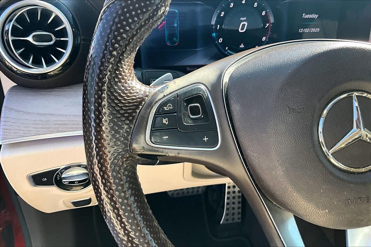 Thumbnail: 2018 Mercedes-Benz E-Class - 18