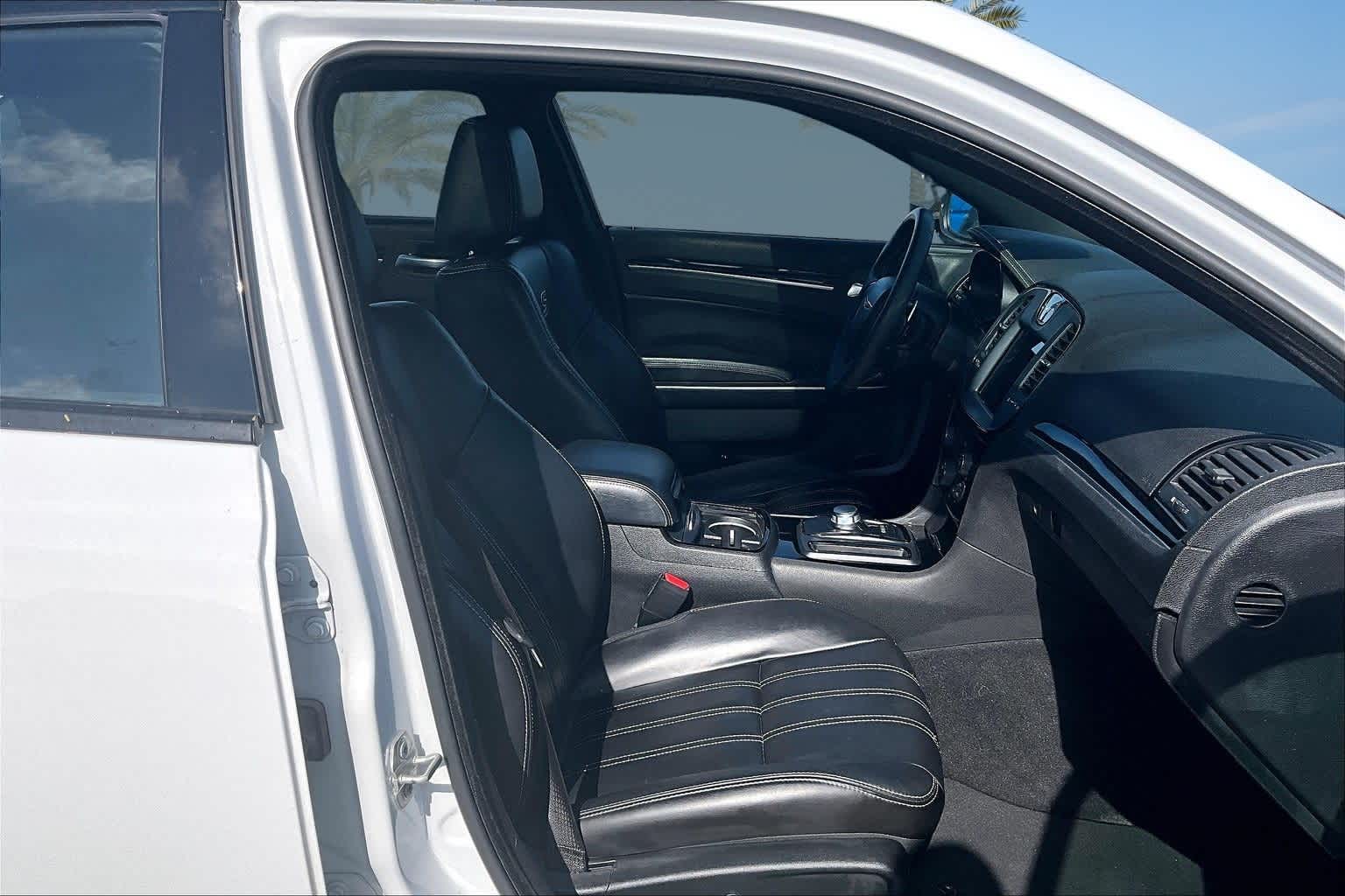 Thumbnail: 2023 Chrysler 300 - 13