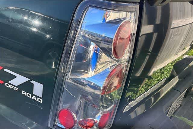 Thumbnail: 2004 Chevrolet Silverado 1500 - 12