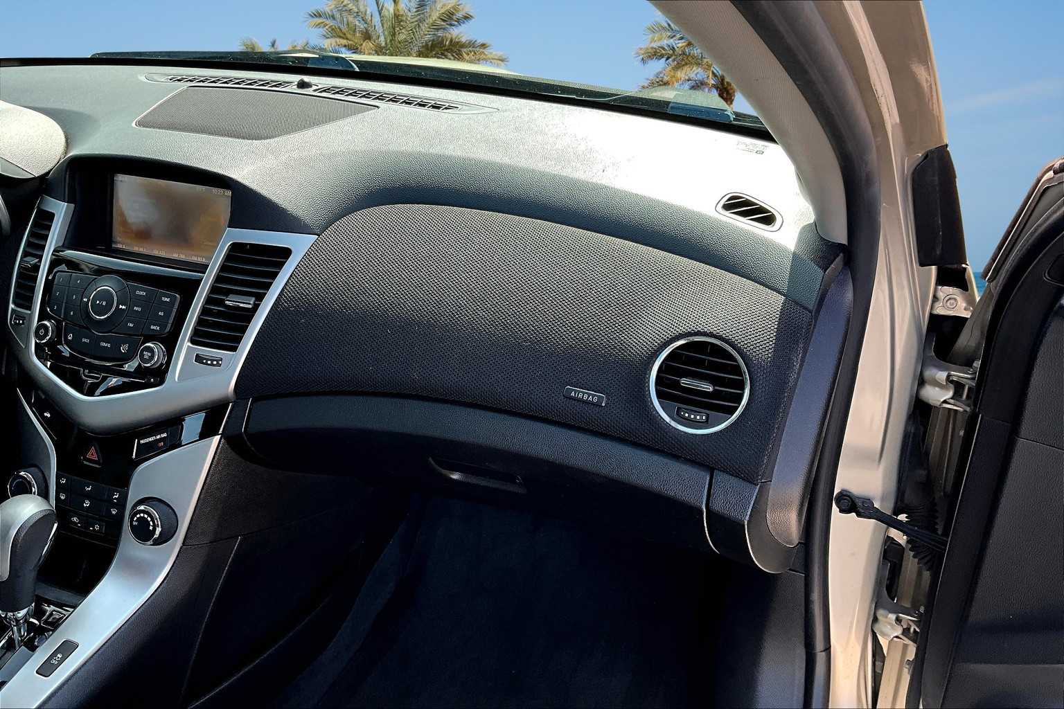Thumbnail: 2015 Chevrolet Cruze - 23