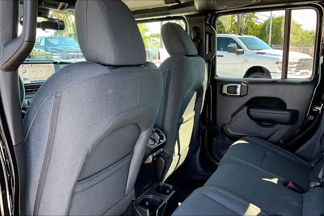 Thumbnail: 2025 Jeep Gladiator - 12