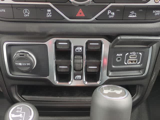 2025 Jeep Wrangler 4-Door Sahara - Photo 32