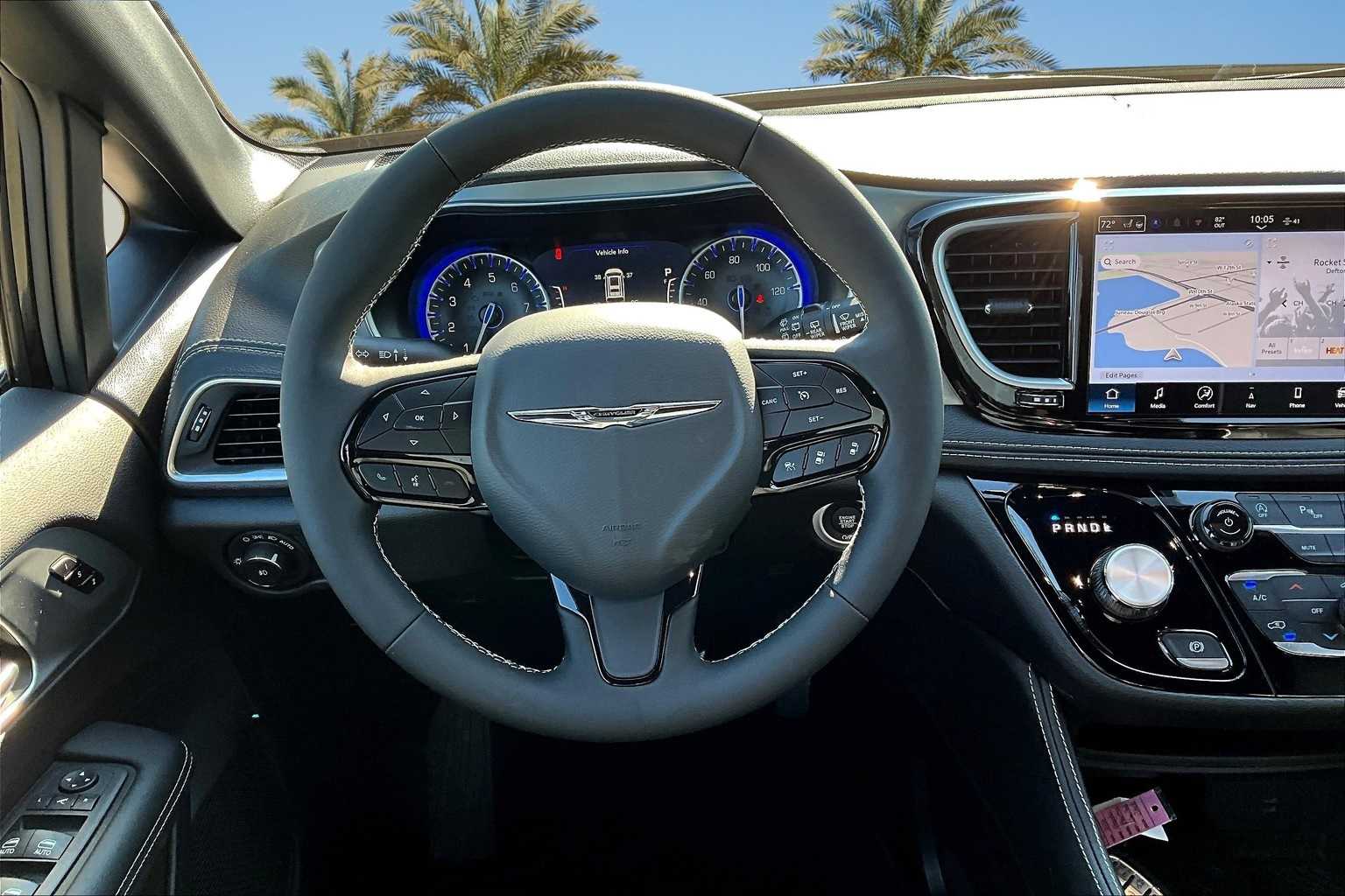 Thumbnail: 2026 Chrysler Pacifica - 14