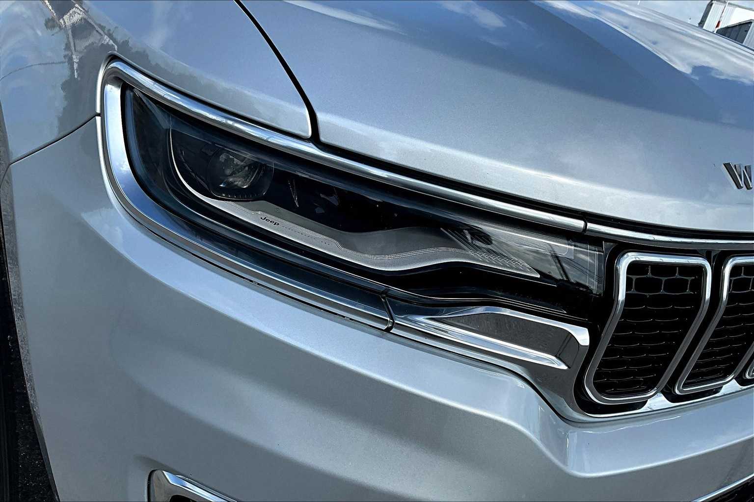 Thumbnail: 2022 Jeep Wagoneer - 30