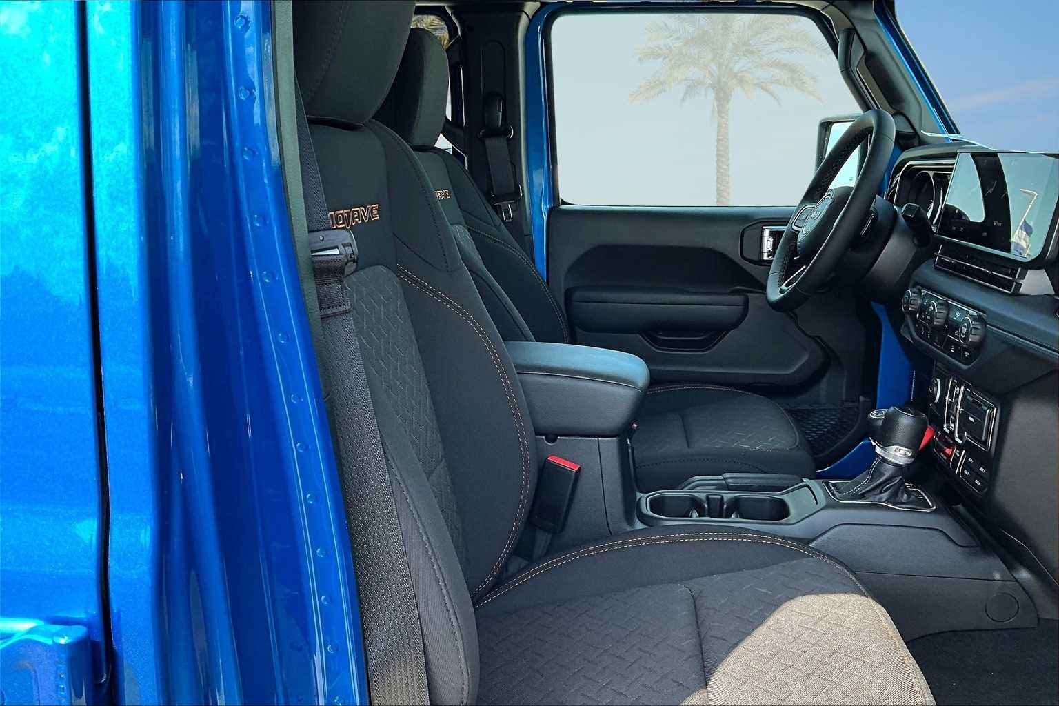 Thumbnail: 2025 Jeep Gladiator - 13