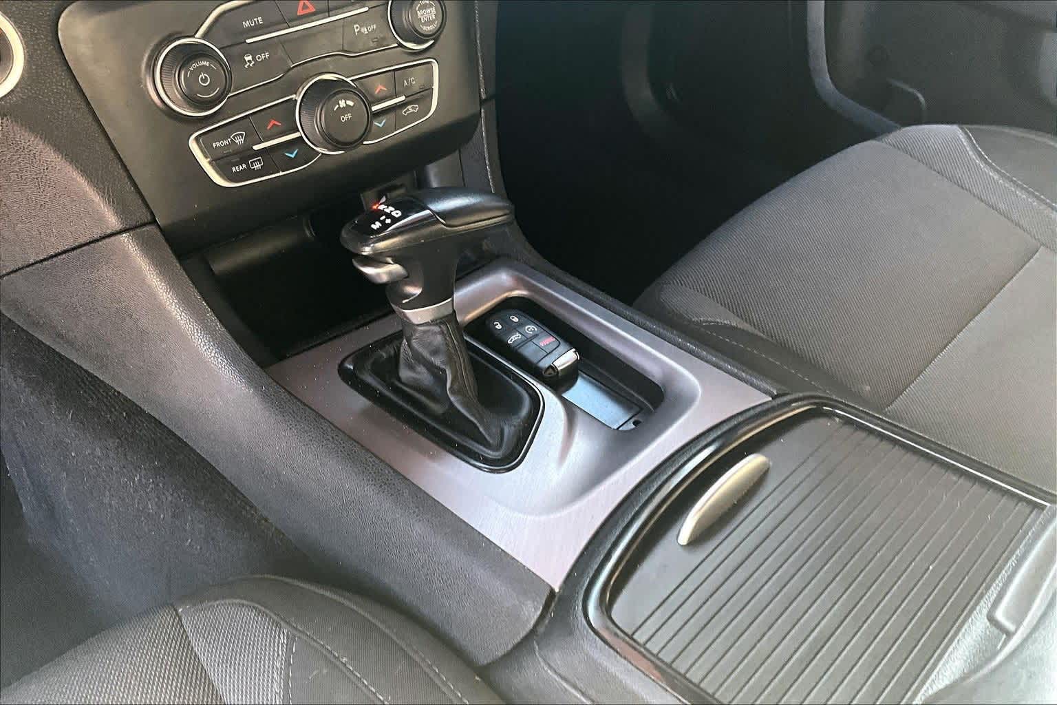 Thumbnail: 2022 Dodge Charger - 16