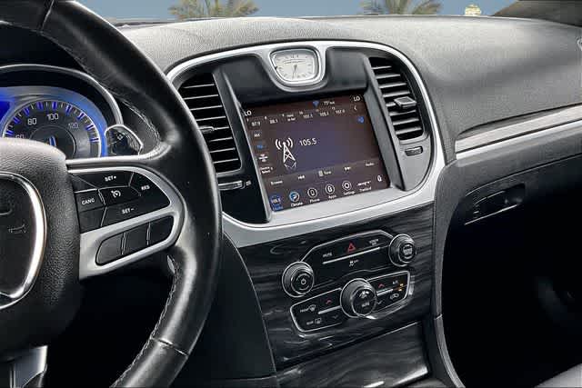 Thumbnail: 2022 Chrysler 300 - 15