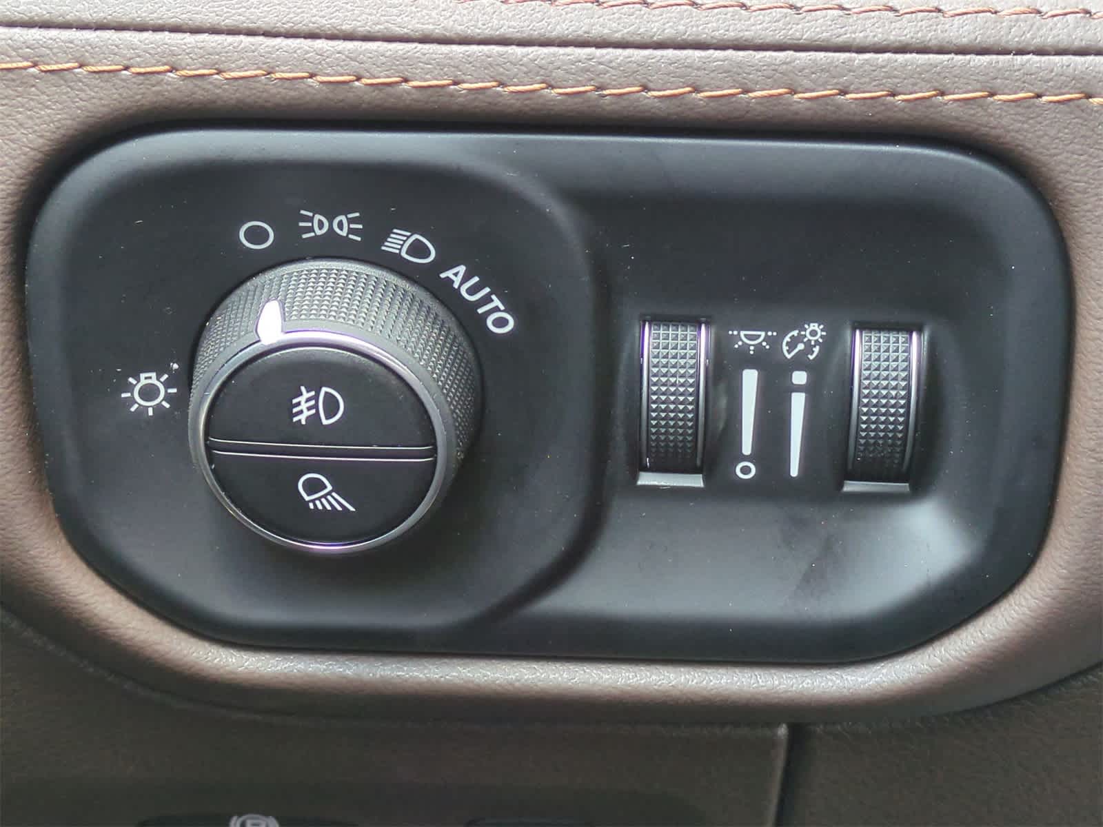 Thumbnail: 2025 RAM 1500 - 18