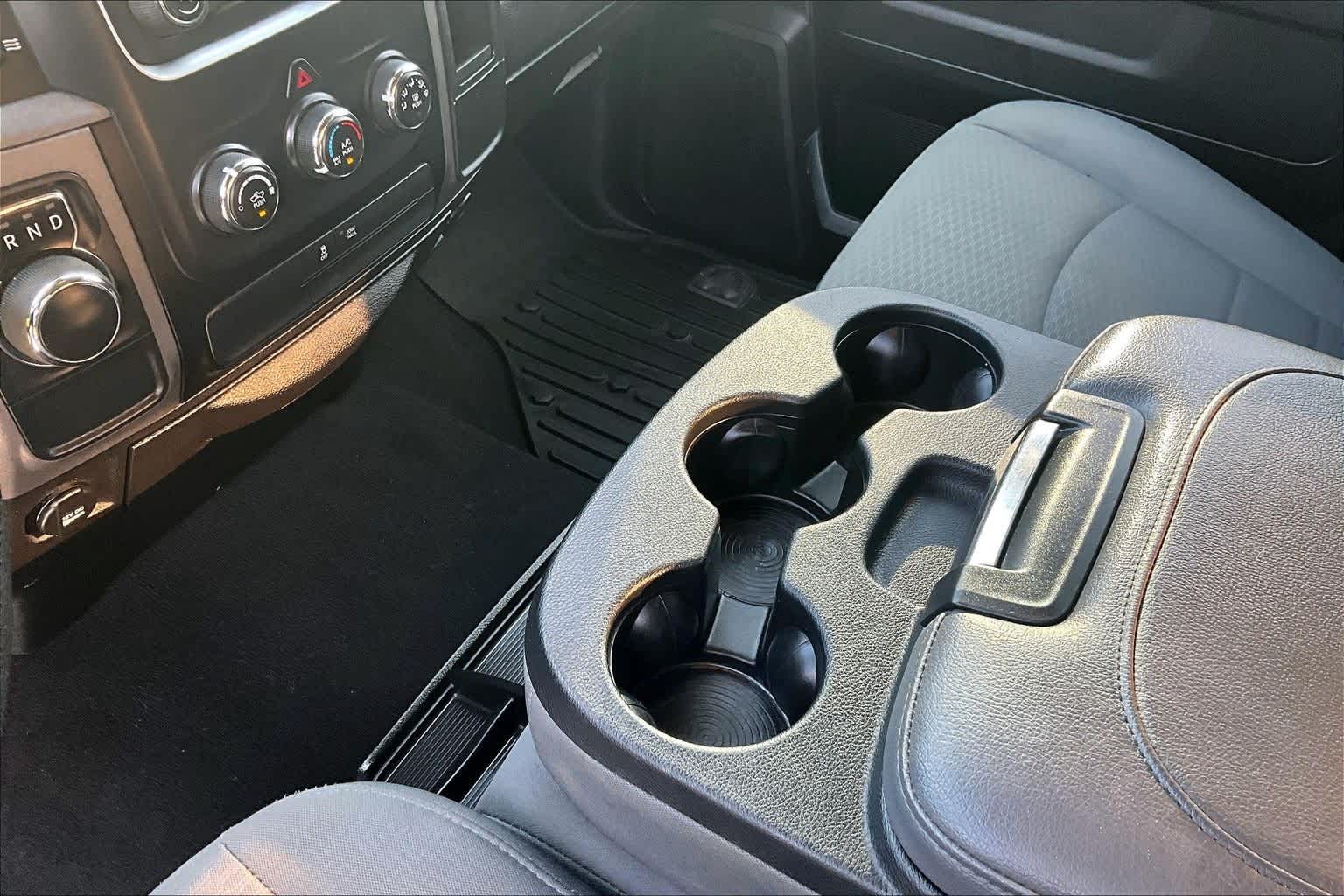 Thumbnail: 2019 RAM 1500 Classic - 16