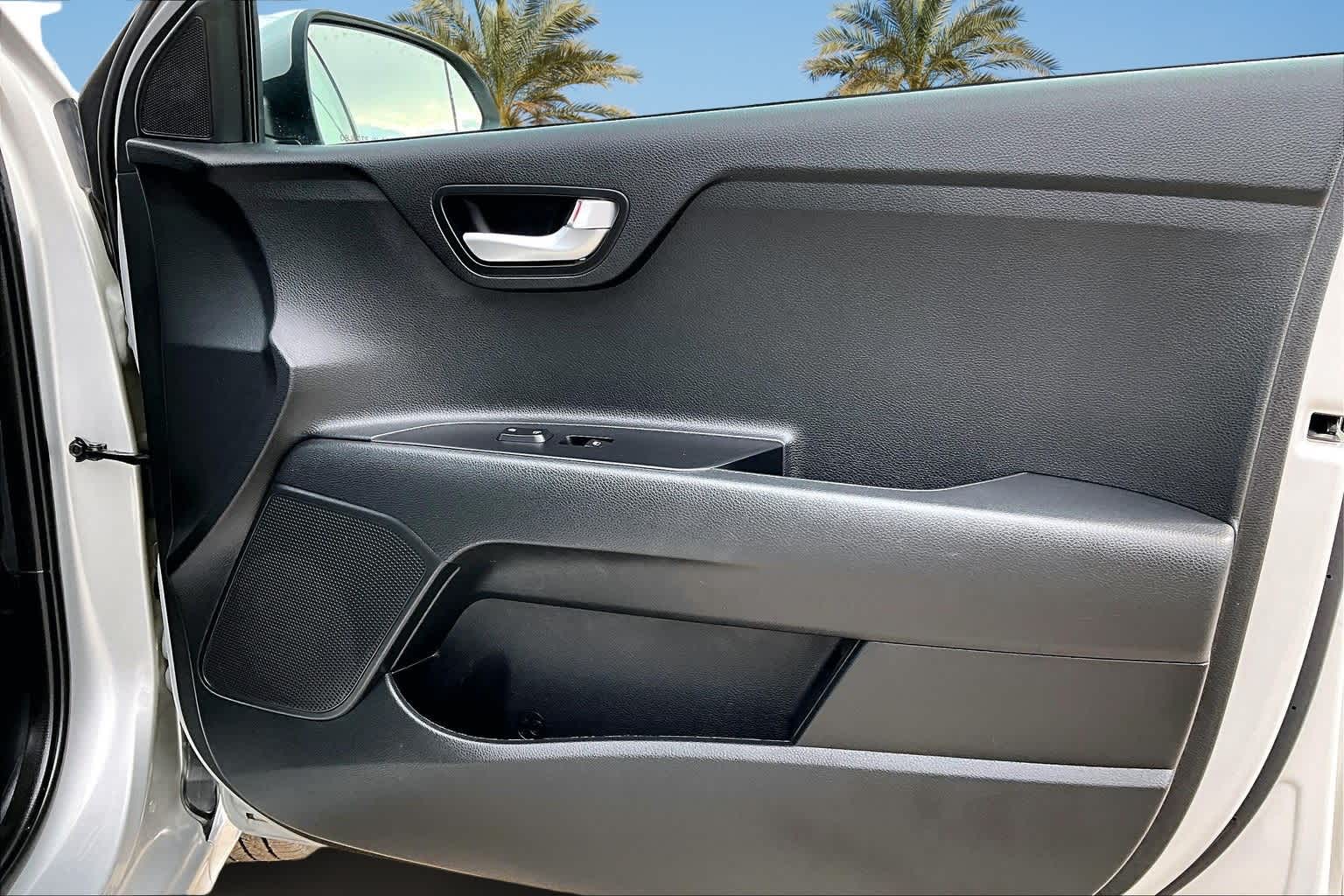 Thumbnail: 2023 Kia Rio - 26