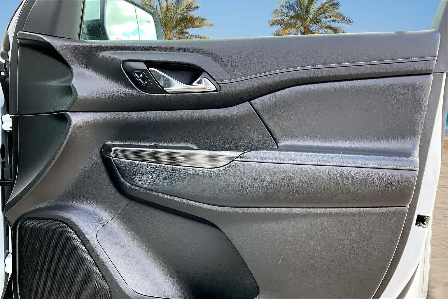 Thumbnail: 2023 GMC Acadia - 25