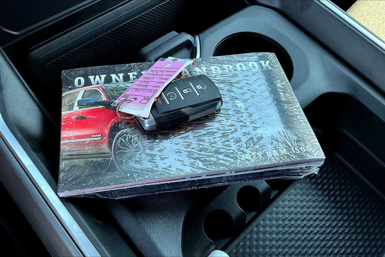 Thumbnail: 2025 RAM 1500 - 18