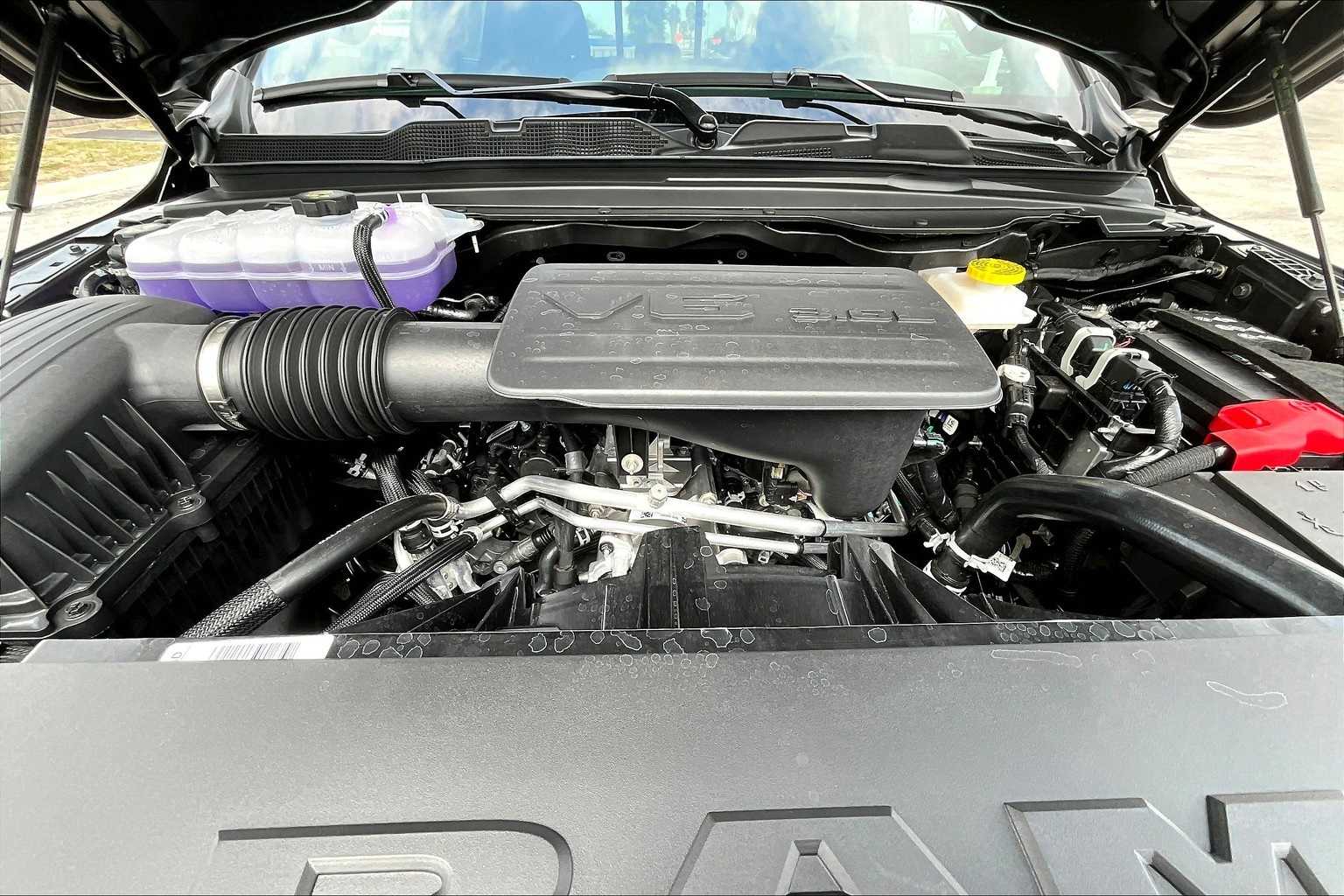 Thumbnail: 2025 RAM 1500 - 9