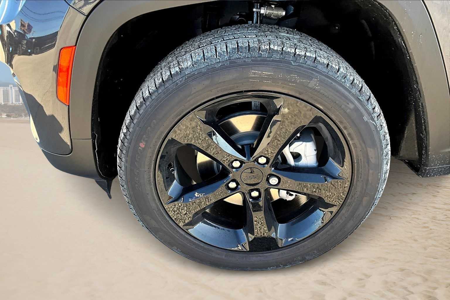 Thumbnail: 2025 Jeep Grand Cherokee - 8