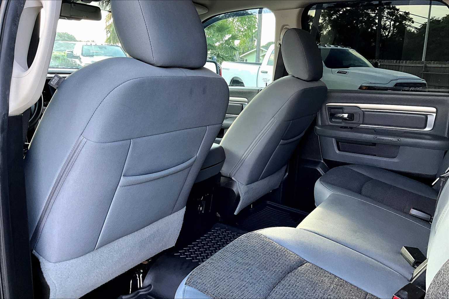 Thumbnail: 2019 RAM 1500 Classic - 11