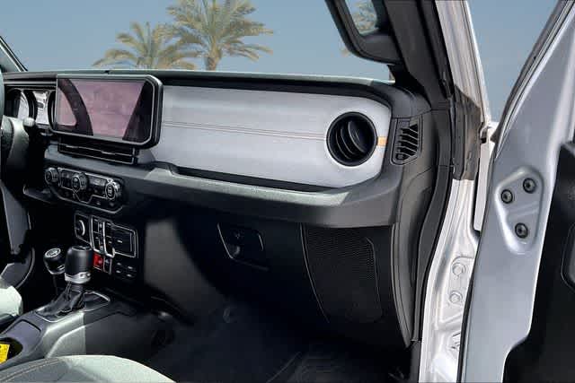Thumbnail: 2024 Jeep Gladiator - 16